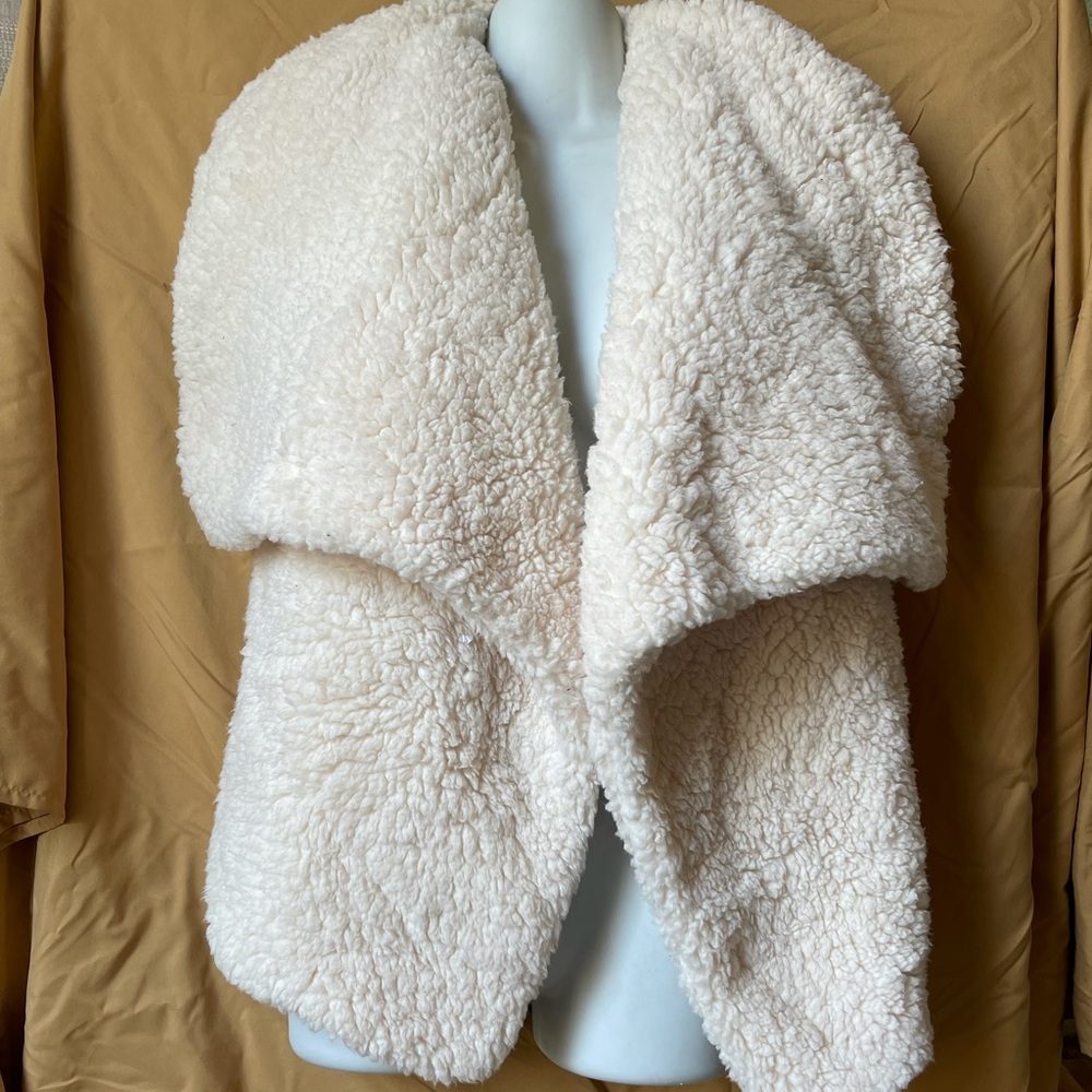 Fluffy vest!